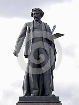 Monument of Artist Repin in Bolotnaya square