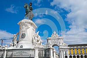 Monument at the Commerce Square