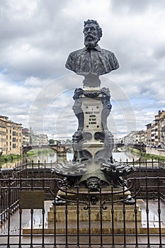 Monument-fountain to the Benvenuto Cellini.