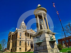 Monument in front of the Fayette County Courthouse