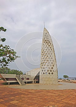 Monument of GorÃ©e integrating art, science, and technology