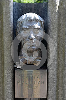 Monument on the grave of the Soviet and Russian theater and film actor Spartak Mishulin at the Vagankovsky Cemetery in Moscow