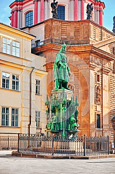 Monument Karolo Quarto(IV).