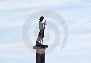 the monument is a naked young man with a sword-type sculptor Francis Derwent Wood