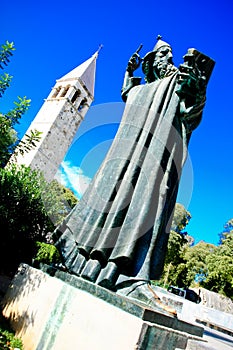 Monument in Split dedicated to Ivan Mestrovic photo