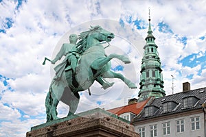 Monument to Bishop Absalon and St. Nicholas Church