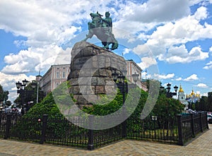 Monumento sobre el sobre el caballo 