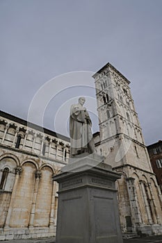Monument to Francesco Burlamacchi across the Cathedral Chiesa di San Michele in Foro in the square Piazza San Michele