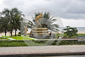 Monument to the golden dragon