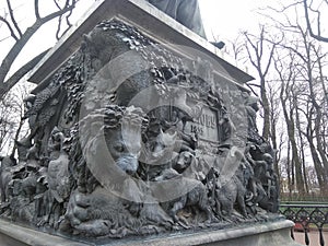 monument to krylov