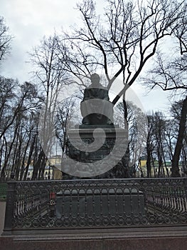 monument to krylov