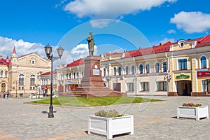 The monument to Lenin on red square in the center of the city, Rybinsk