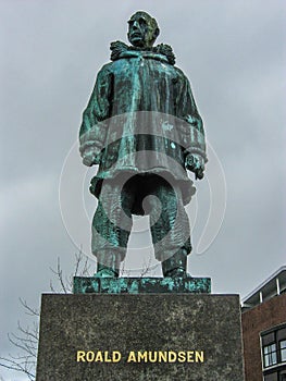 Monument to Roald Amundsen