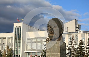 Monument to Vladimir Lenin