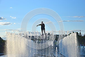 The monument to Vladimir Lenin, fountains on Moscow square