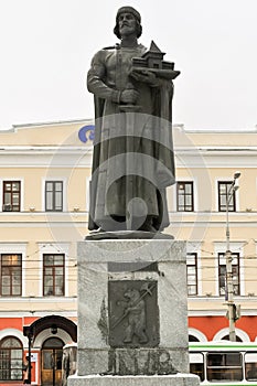 Monument to Yaroslav the Wise