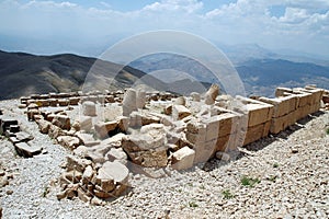 Monumental god heads on mount Nemrut