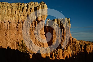 The moon above the rock in Bryce Canyon