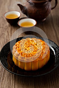 Moon cakes with Chinese tea