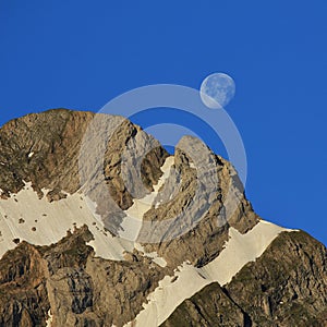 Moon going down over Mt Altmann