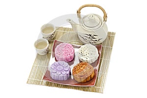 Mooncake with tea