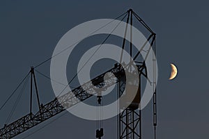 Moonlighting in the construction industry