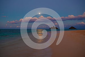 Moonrise at lanikai beach