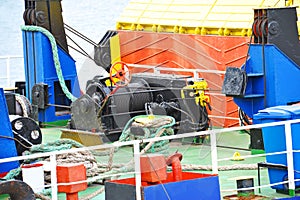 Mooring winch with hawser