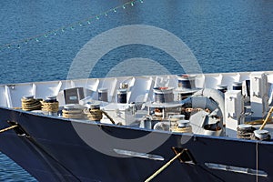 Mooring winch with hawser