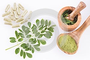 Moringa leaves, powder and capsules - Moringa oleifera