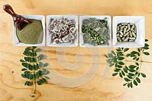 Moringa nutritional plant Seeds, leaves, capsules and powder - Moringa oleifera