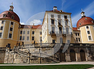 Pohľad na krajinu zámku Moritzburg v Sasku, Nemecko