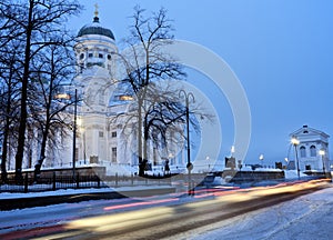 Morning traffic by Lutheran Cathedral