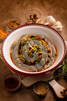 Moroccan liver with parsley and black olives