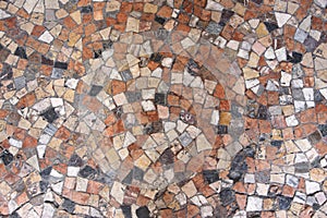 Mosaic surface with irregularly shaped elements