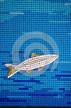 Mosaic tile fish