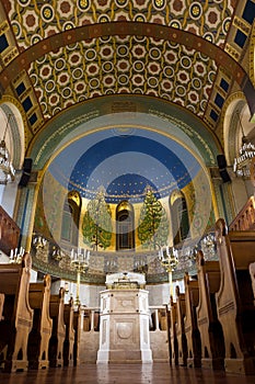 Moscow Choral Synagogue, in between the prayers are empty.