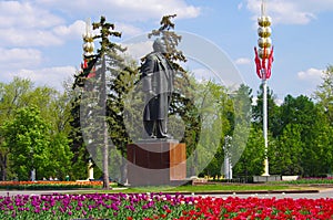 MOSCOW, RUSSIA - May 13, 2015: The All-Russian Exhibition Center in spring day, Lenin statue on the street