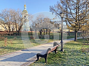 Moscow, Yauzskie Gate square, Ustinsky park in late autumn