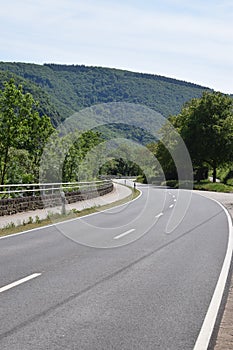 Mosel valley road s-curve near Pommern photo