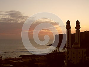 MOSQUE OF DIVINITY IN FRONT OF DAKAR BEACH