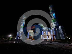 mosque at night & x28;This photo is of a mosque at GMT +4 & x28;18.00& x29; which is so beautiful and beautiful& x29;