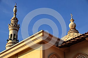 A mosque tower that resembles a nabawi mosque