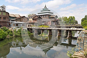 Mosques at Jahelum river in Srinagar, Kashmir