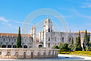 Mosteiro dos Jeronimos photo