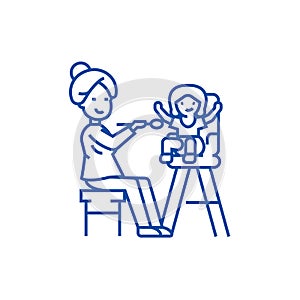 Mother feeding child line icon concept. Mother feeding child flat  vector symbol, sign, outline illustration.