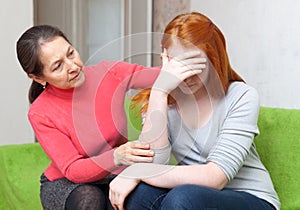 Mother gives solace to teen daughter