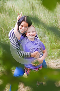 The mother having fun with her daugther