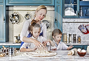 Mother`s day. bake, cooking, family, food, bread, pasta, pizza, together,