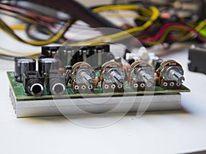 Motherboard amplifier